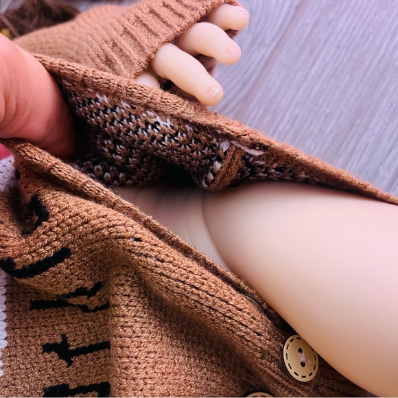 Toddler realistic baby doll bundle with clothes and accessory’s possible limbs - Picture 11 of 16